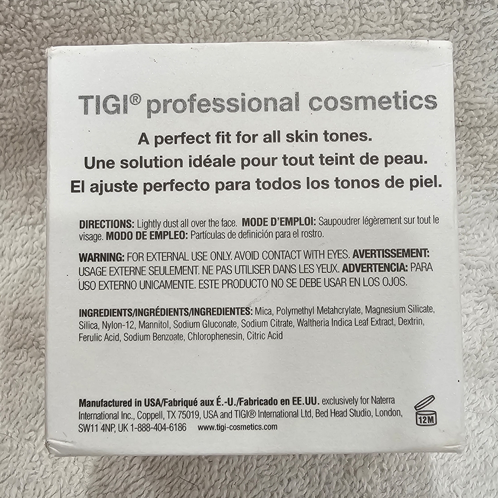 TIGI High Definition Translucent Powder with Puff - Picture 3 of 5